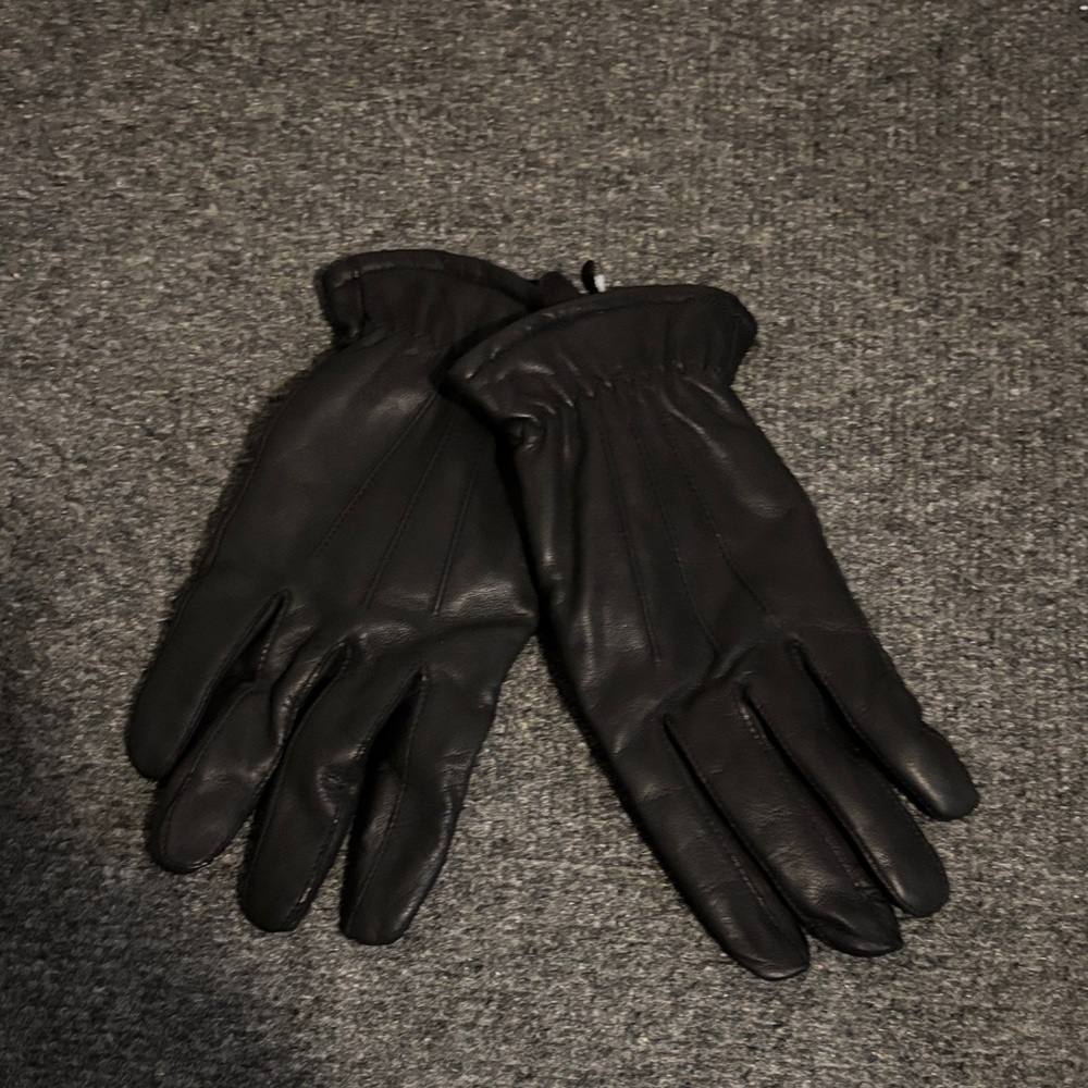 Women's Black Leather Gloves size medium new 100% leather/ cashmere/wool lining